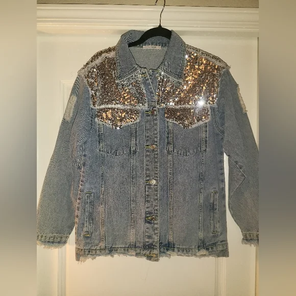 Veveret Denim Jacket With Sequin Detail Size Small Or Medium NWOT New - Picture 1 of 13